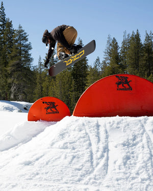GNU Facts Snowboard - Men's - 2027