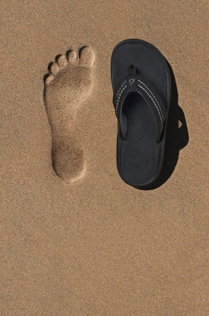 OluKai Hokua Sandals - Men's